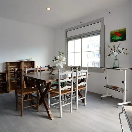 Les Escoles Apartment *